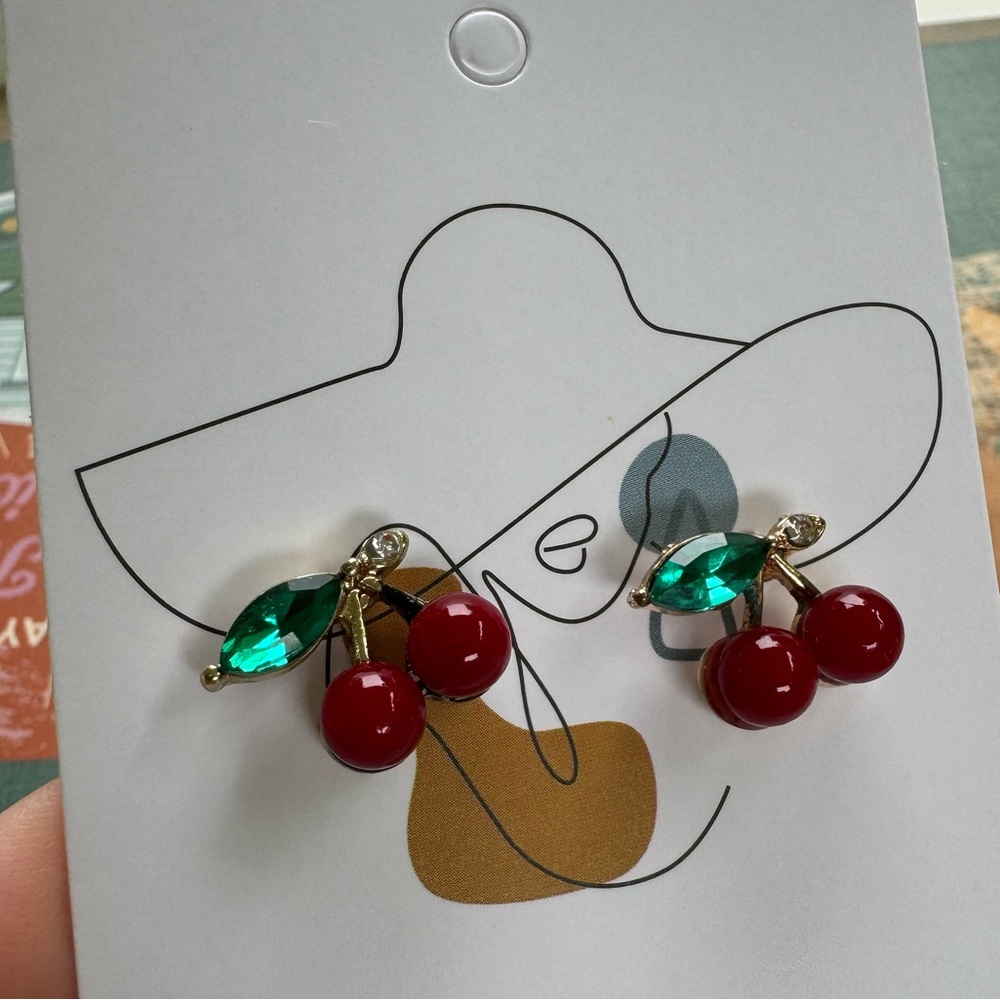 Cute cherry earrings new - Picture 3 of 3
